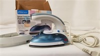Deluxe Travel Iron w Steamer