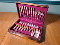 Roger Bros Silver Plated Flatware Set - Service f8