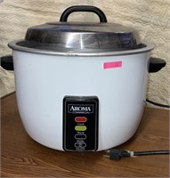 Huge Commercial Slow Cooker by Aroma