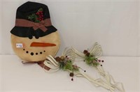 Hanging Felt Snowman and 2 Metal Bows