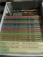 Box of VTG fantasy books/The Enchanted World