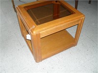 OAK GLASS TOP END TABLE