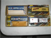 2 ATHEARN TRAINS AND 2 ATHEARN MODEL KITS