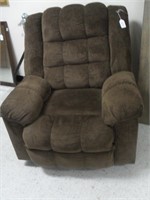 UPHOLSTERED CHAIR