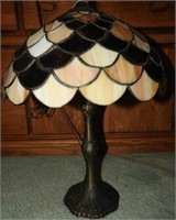 Contemporary Tiffany style table lamp 22”