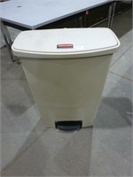 Rubbermaid Commercial Garbage Can 32"H