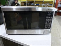 Microwave Panasonic 20" x 12"