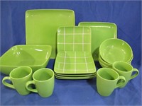 16 pieces of lime green dishware