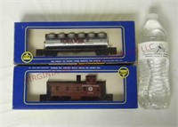 HO Scale ~ Pennsylvania Caboose & Roma Tank Car