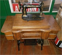 Standard Sewing Machine