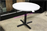 5X, 35" ROUND SINGLE PED. TABLES