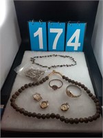 NECKLACES, WATCHES & BEADS GROUP LOT
