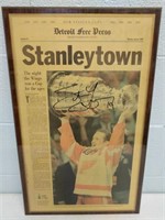 Signed Steve Yzerman Detroit Red Wings