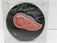 Signed #39 Dominik Hasek Red Wings Puck