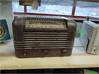 RCA Victor tube radio