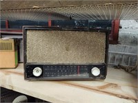 Zenith table radio