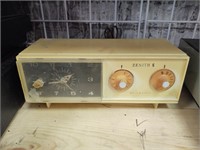 Zenith clock radio