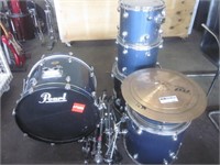 Pearl 6 Piece Drum Kit