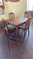 Oak Table and 4 chairs (Oak Pressed Circa 1910