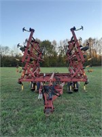 Case IH 4300 Field Cultivator