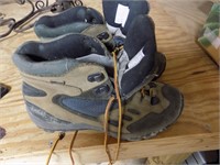 size 8 Hiking shoes