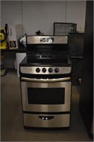 Smaller GE Electric Black Stove- smooth top