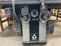 DELTA UNISAW TABLE SAW WITH TABLE