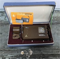DeLuxe 8 transistor radio w/accessories