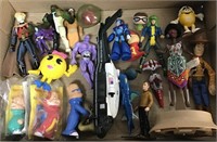 Group of action figures/toys