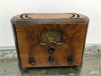 Vintage RCA Victor 5T-1 radio