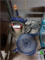2 Submersible Pumps & 3 Lengths Water Hose