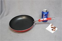 Red 9.5 in Rachael Ray frying pan