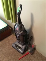 Hoover vac w/ attachments