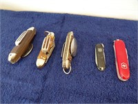 (2) SWISS ARMY KNIVES & (3) CAMPER'S KNIVES
