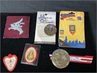 Lot of stamp Superman collectible & patches
