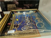 Tray of costume jewelery