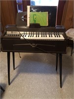 Magnus toy piano