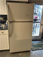 Amana refrigerator freezer free O Frost