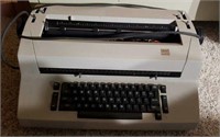 IBM Selectric II Typewriter w/ Manual
