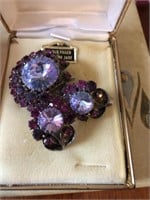Brooch and earring set purple flowers