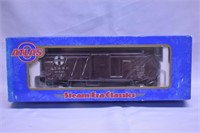 ATLAS SANTA FE 3 RAIL BOX CAR