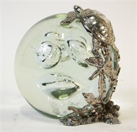 ART GLASS BALL WITH SILVER TURTLE MOUNT