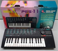 Yamaha PSS-11 PortaSound Keyboard