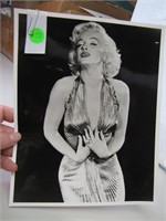Vintage 8 x 10 Marilyn Monroe Black & White Photo