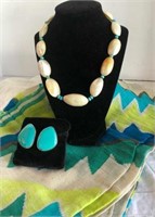 TURQUOISE AND SHELL SILVERTONE NECKLACE