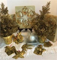 (5) BOXES OF GOLD HEART ORNAMENTS (SIX EACH BOX)