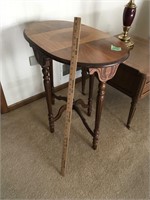 30x18x29 vintage side table