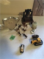 metal tray, figurines, liberty bell
