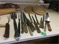 asst utensils, rolling pin, cutting boards, oven