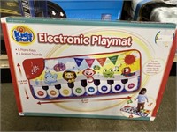 ELECTRONIC PLAYMAT - 8 PIANO KEYS & ANIMAL SOUNDS